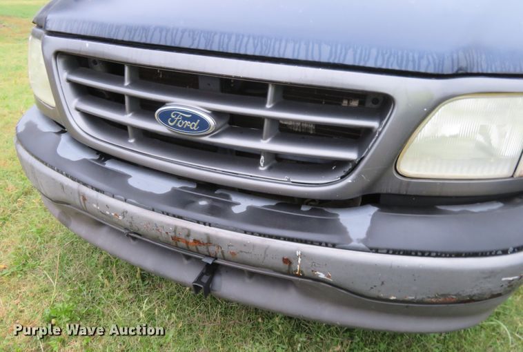 image for item EQ9342 2002 Ford F150 XL pickup truck