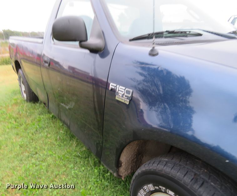 image for item EQ9342 2002 Ford F150 XL pickup truck