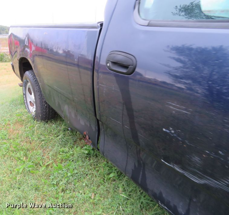 image for item EQ9342 2002 Ford F150 XL pickup truck