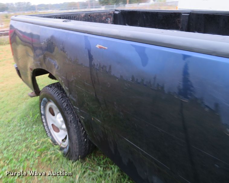 image for item EQ9342 2002 Ford F150 XL pickup truck