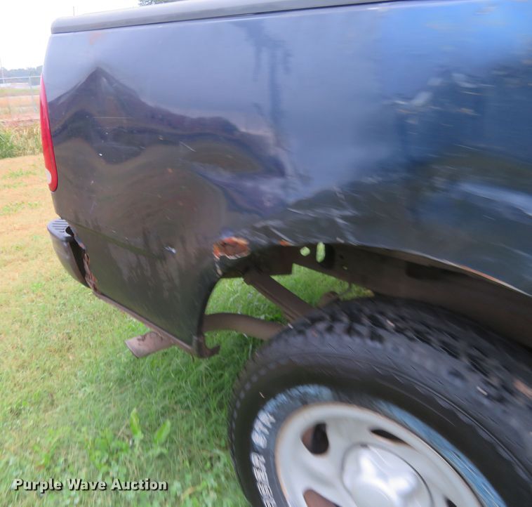 image for item EQ9342 2002 Ford F150 XL pickup truck