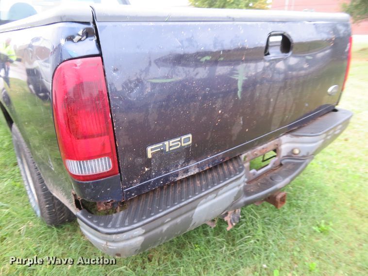 image for item EQ9342 2002 Ford F150 XL pickup truck