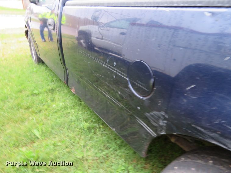 image for item EQ9342 2002 Ford F150 XL pickup truck