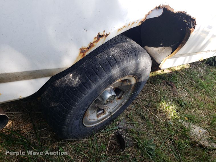 image for item ET9855 1995 Ford F150 pickup truck