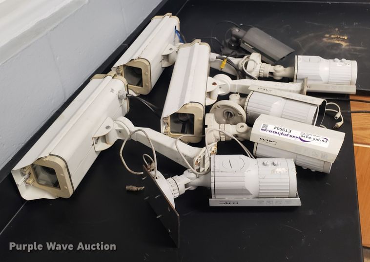 image for item ET9904 (8) security cameras