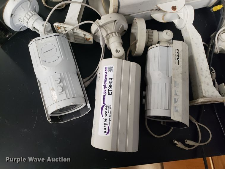 image for item ET9904 (8) security cameras