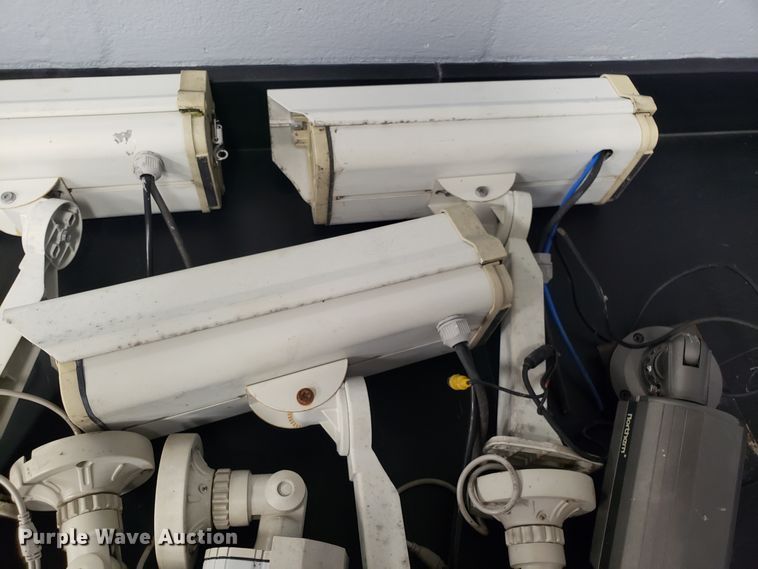 image for item ET9904 (8) security cameras