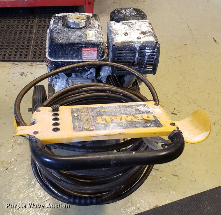 image for item ET9905 DeWalt DH4240 pressure washer