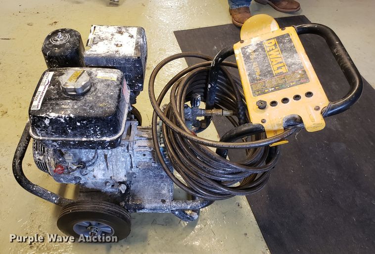 image for item ET9905 DeWalt DH4240 pressure washer