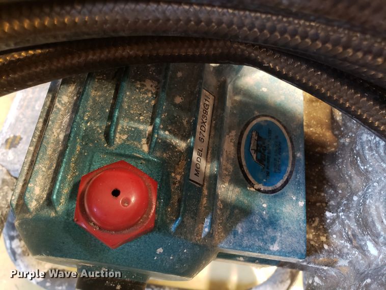 image for item ET9905 DeWalt DH4240 pressure washer