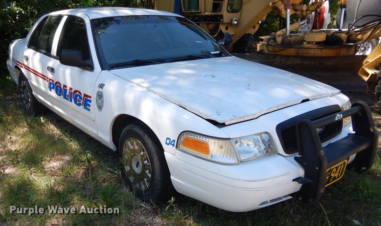 image for item FI9957 2005 Ford Crown Victoria Police Interceptor