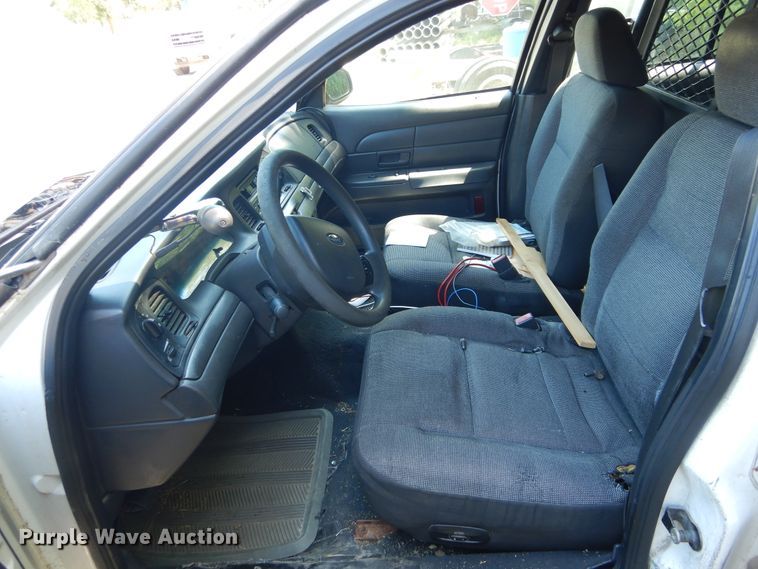 image for item FI9957 2005 Ford Crown Victoria Police Interceptor