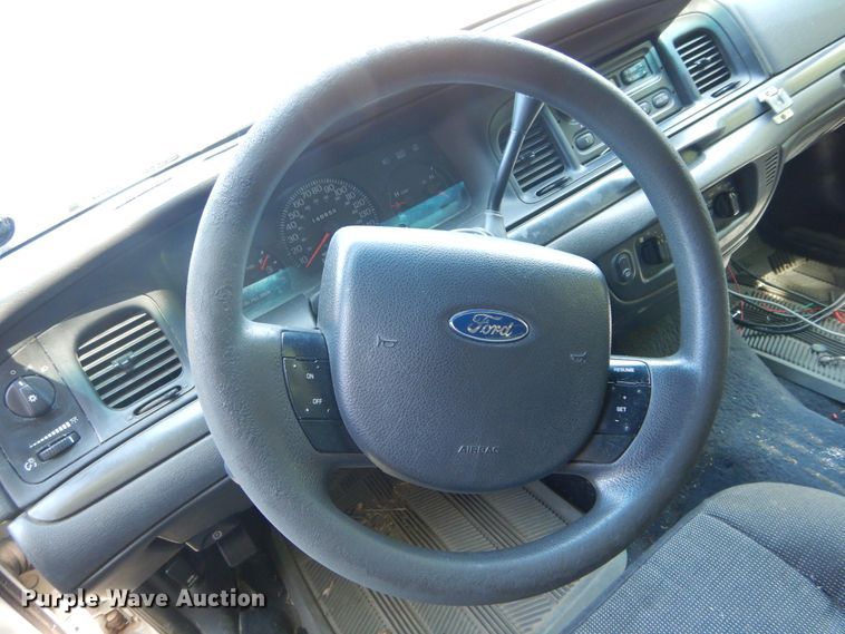 image for item FI9957 2005 Ford Crown Victoria Police Interceptor