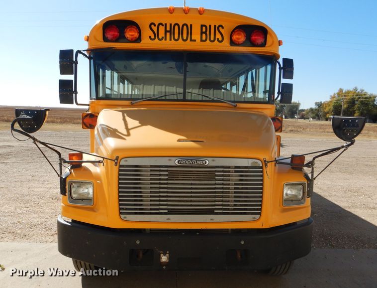 image for item FJ9819 2000 Freightliner FS65 school bus
