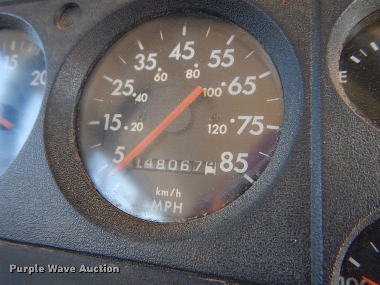 image for item FJ9819 2000 Freightliner FS65 school bus