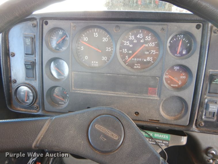 image for item FJ9819 2000 Freightliner FS65 school bus