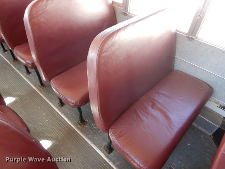 image for item FJ9819 2000 Freightliner FS65 school bus