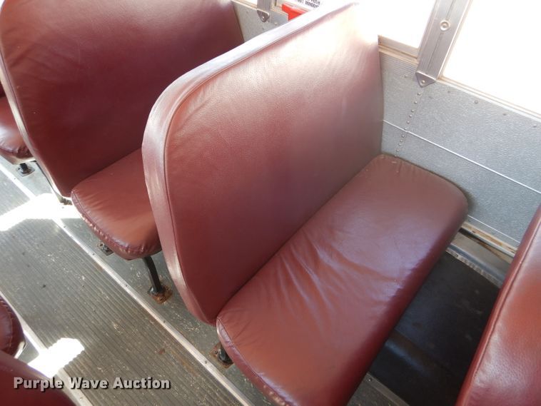 image for item FJ9819 2000 Freightliner FS65 school bus