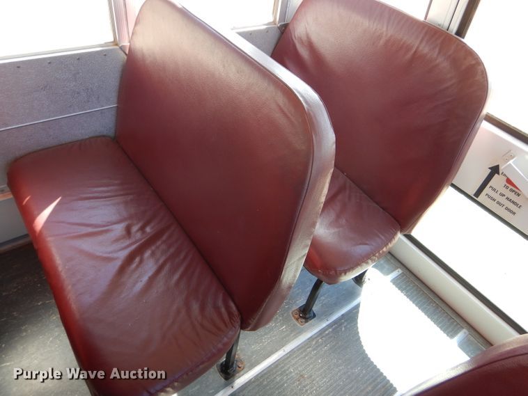 image for item FJ9819 2000 Freightliner FS65 school bus