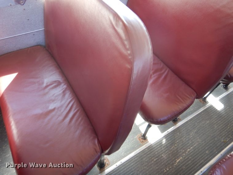 image for item FJ9819 2000 Freightliner FS65 school bus