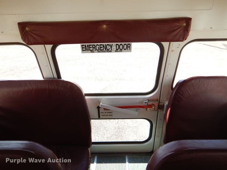 image for item FJ9819 2000 Freightliner FS65 school bus