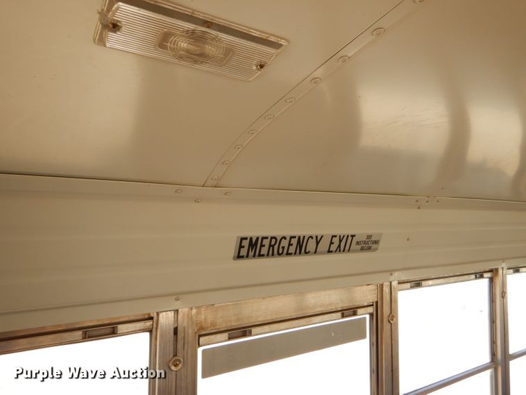 image for item FJ9819 2000 Freightliner FS65 school bus