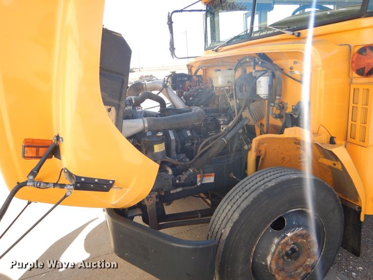 image for item FJ9819 2000 Freightliner FS65 school bus