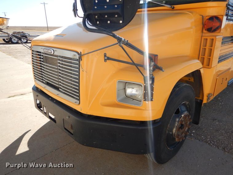 image for item FJ9819 2000 Freightliner FS65 school bus