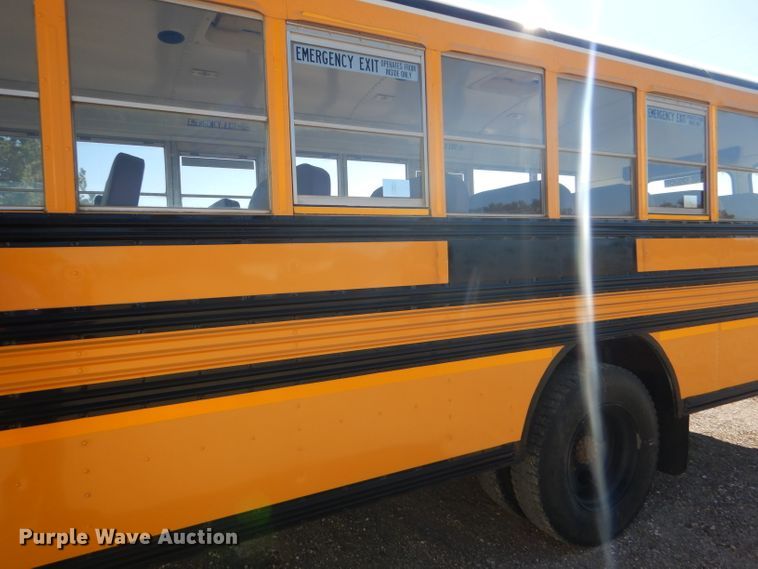 image for item FJ9819 2000 Freightliner FS65 school bus