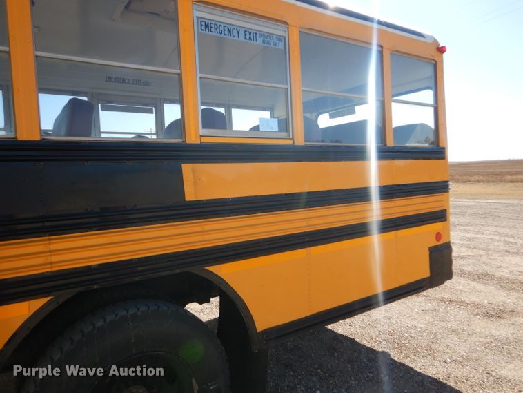 image for item FJ9819 2000 Freightliner FS65 school bus