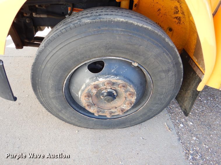 image for item FJ9819 2000 Freightliner FS65 school bus