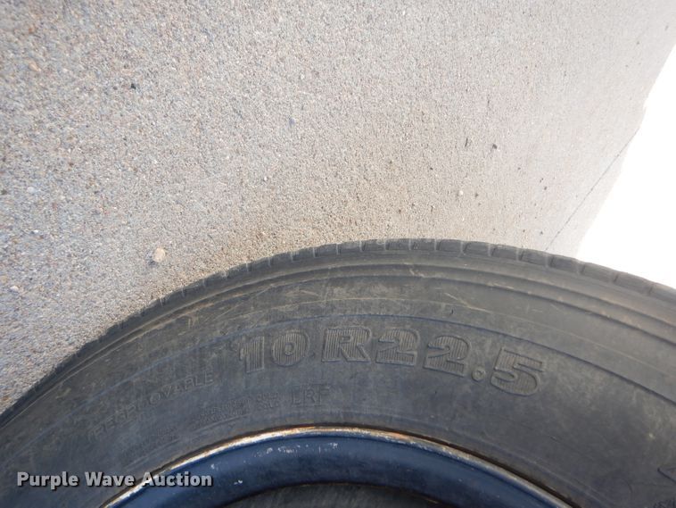 image for item FJ9819 2000 Freightliner FS65 school bus