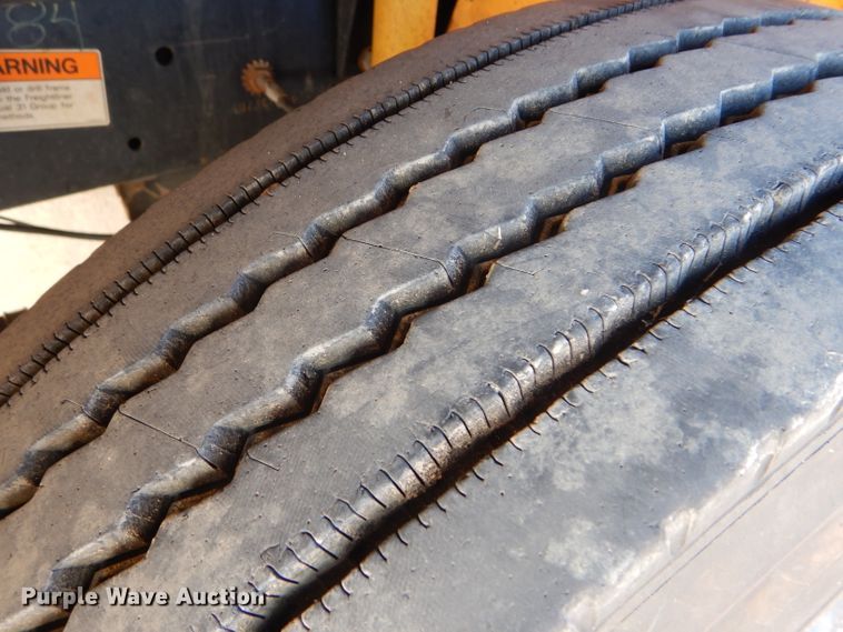 image for item FJ9819 2000 Freightliner FS65 school bus