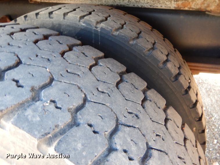 image for item FJ9819 2000 Freightliner FS65 school bus