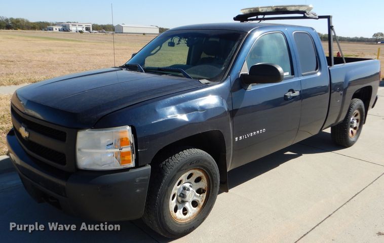 image for item FJ9823 2007 Chevrolet Silverado 1500 Ext. Cab pickup truck