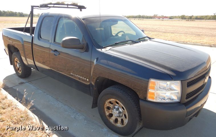 image for item FJ9823 2007 Chevrolet Silverado 1500 Ext. Cab pickup truck