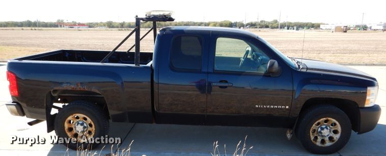 image for item FJ9823 2007 Chevrolet Silverado 1500 Ext. Cab pickup truck