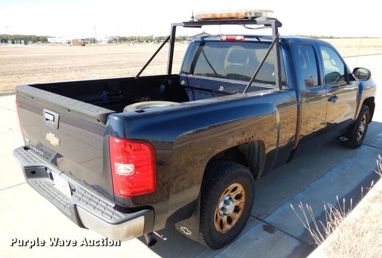 image for item FJ9823 2007 Chevrolet Silverado 1500 Ext. Cab pickup truck