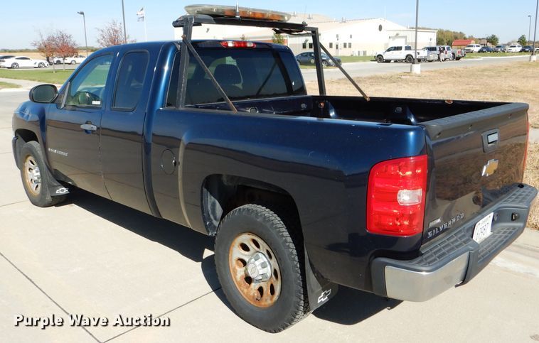 image for item FJ9823 2007 Chevrolet Silverado 1500 Ext. Cab pickup truck