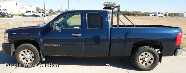 image for item FJ9823 2007 Chevrolet Silverado 1500 Ext. Cab pickup truck