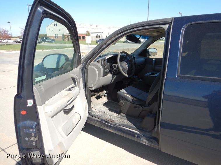 image for item FJ9823 2007 Chevrolet Silverado 1500 Ext. Cab pickup truck