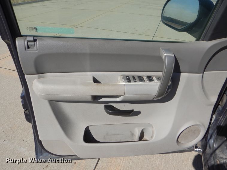 image for item FJ9823 2007 Chevrolet Silverado 1500 Ext. Cab pickup truck