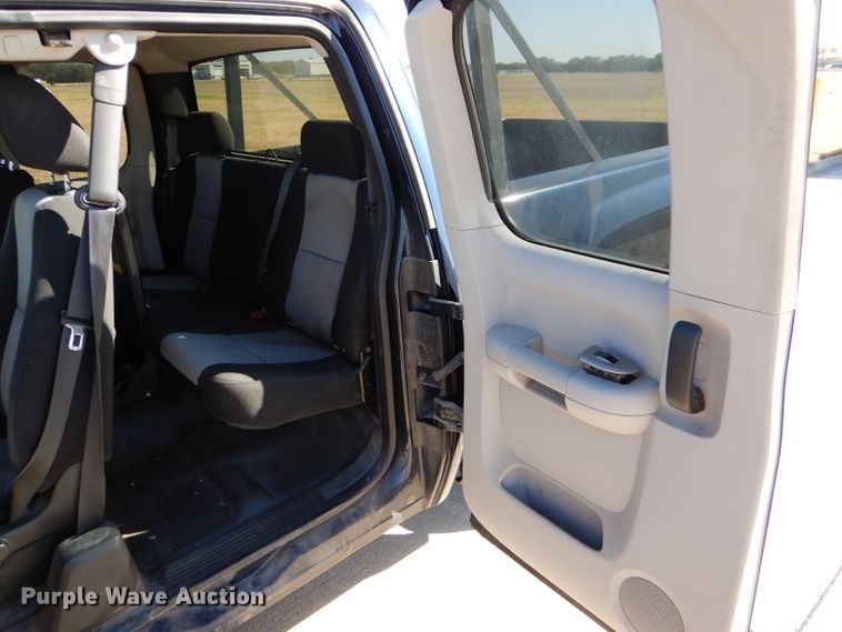 image for item FJ9823 2007 Chevrolet Silverado 1500 Ext. Cab pickup truck