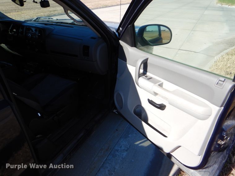 image for item FJ9823 2007 Chevrolet Silverado 1500 Ext. Cab pickup truck