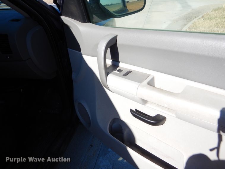 image for item FJ9823 2007 Chevrolet Silverado 1500 Ext. Cab pickup truck