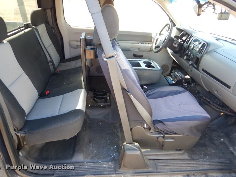 image for item FJ9823 2007 Chevrolet Silverado 1500 Ext. Cab pickup truck