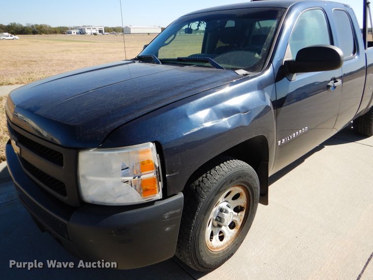 image for item FJ9823 2007 Chevrolet Silverado 1500 Ext. Cab pickup truck