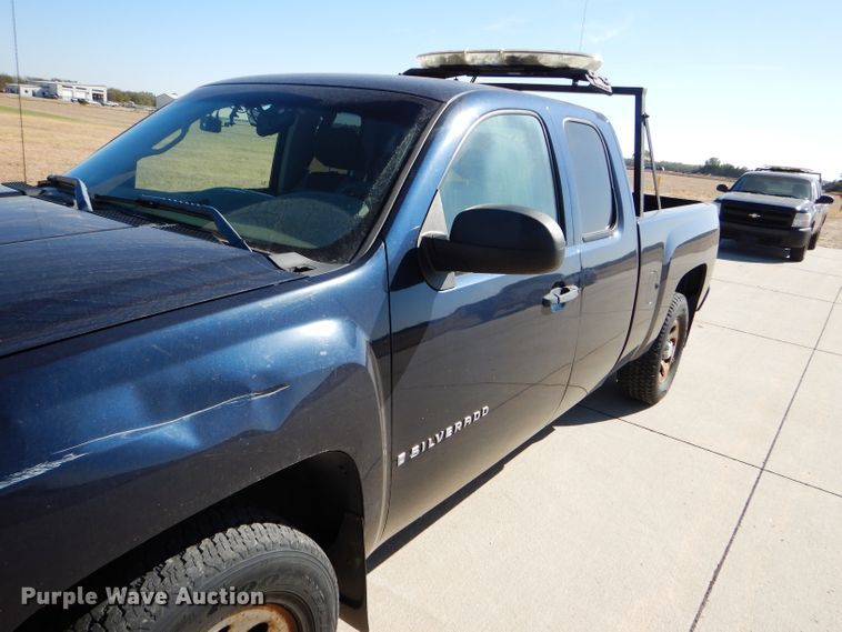 image for item FJ9823 2007 Chevrolet Silverado 1500 Ext. Cab pickup truck