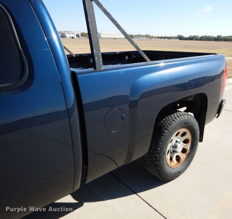 image for item FJ9823 2007 Chevrolet Silverado 1500 Ext. Cab pickup truck