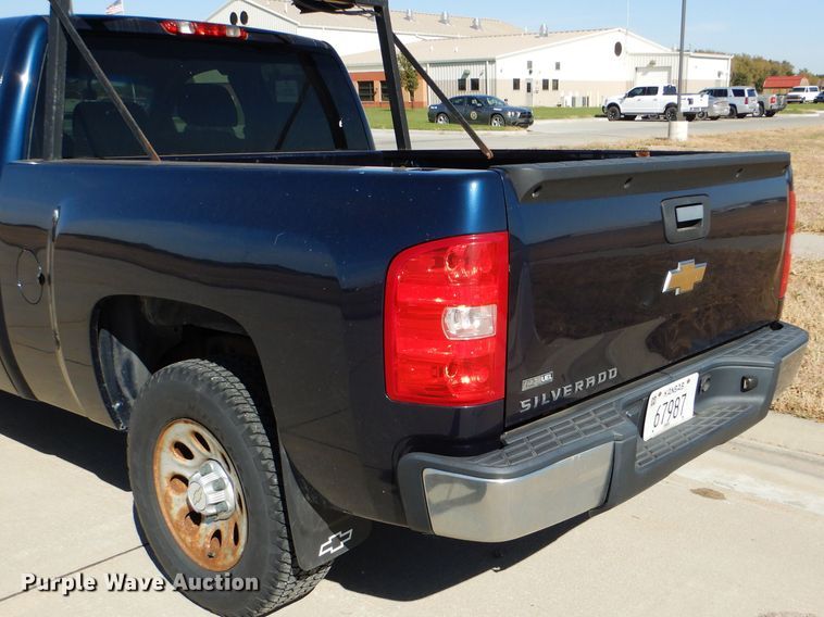 image for item FJ9823 2007 Chevrolet Silverado 1500 Ext. Cab pickup truck